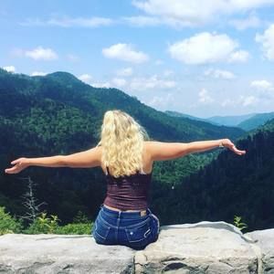 Meet your Posher, Brooke